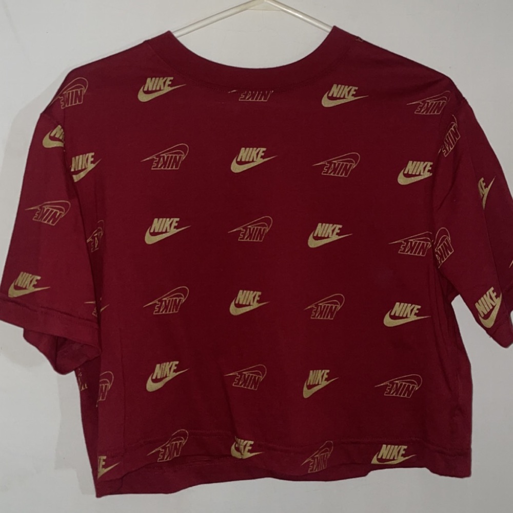 🛍2 for $50🛍 brand new Nike crop